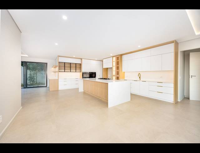 5 BEDROOM HOUSE FOR SALE IN CLARA ANNA FONTEIN